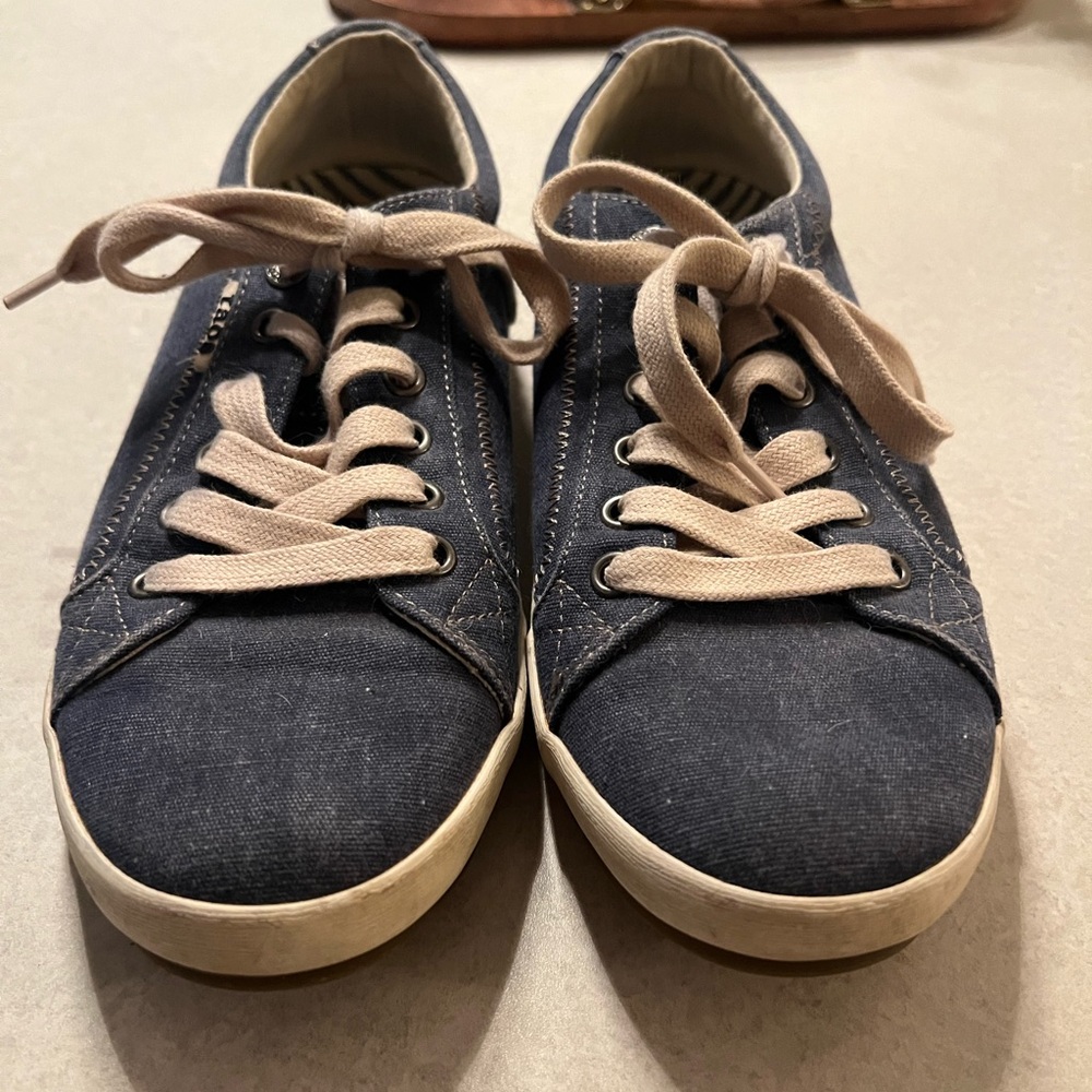 Taos Footwear Blue and Cream Sneakers